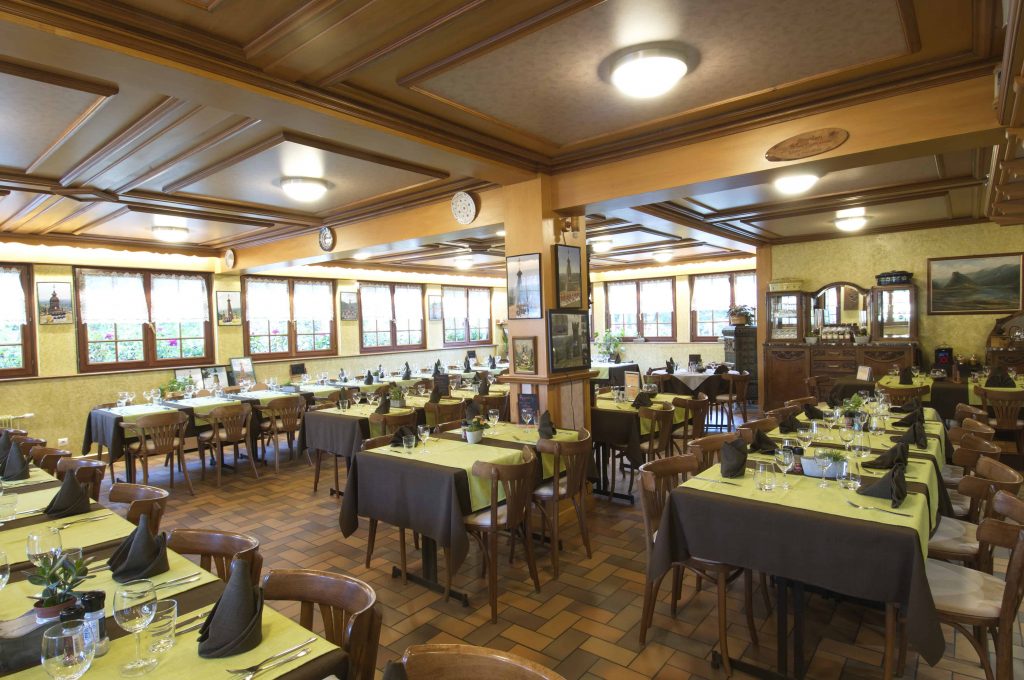 Restaurant et piscine auberge du lac Kruth